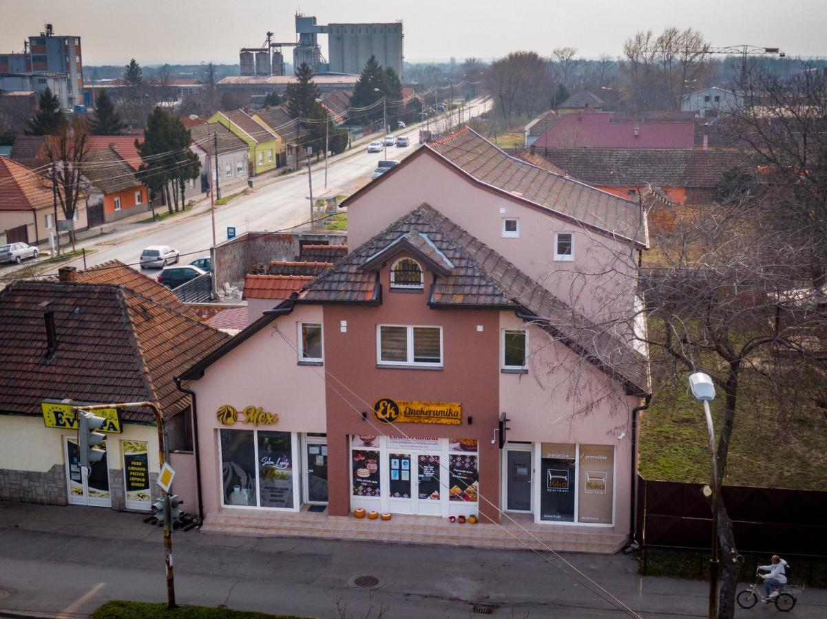 Kiko Apartmani Zrenjanin Eksteriør billede